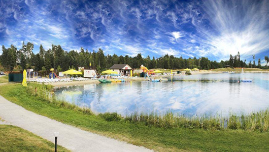Озеро развлечений. Игора озеро. Озеро игора в Ленинградской области. Игора озеро развлечений. Курорт игора летом.