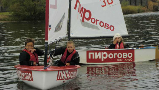 Школа в пирогово. Яхт клуб Пирогово. Школа яхтинга. Детская парусная школа. Московская Яхтенная школа.